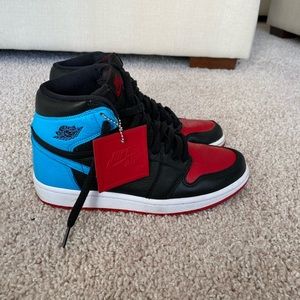 WMNS AIR JORDAN 1 HIGH OG 'UNC TO CHICAGO'